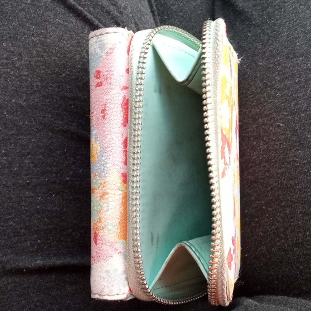 Wallet - Picture 3 of 3